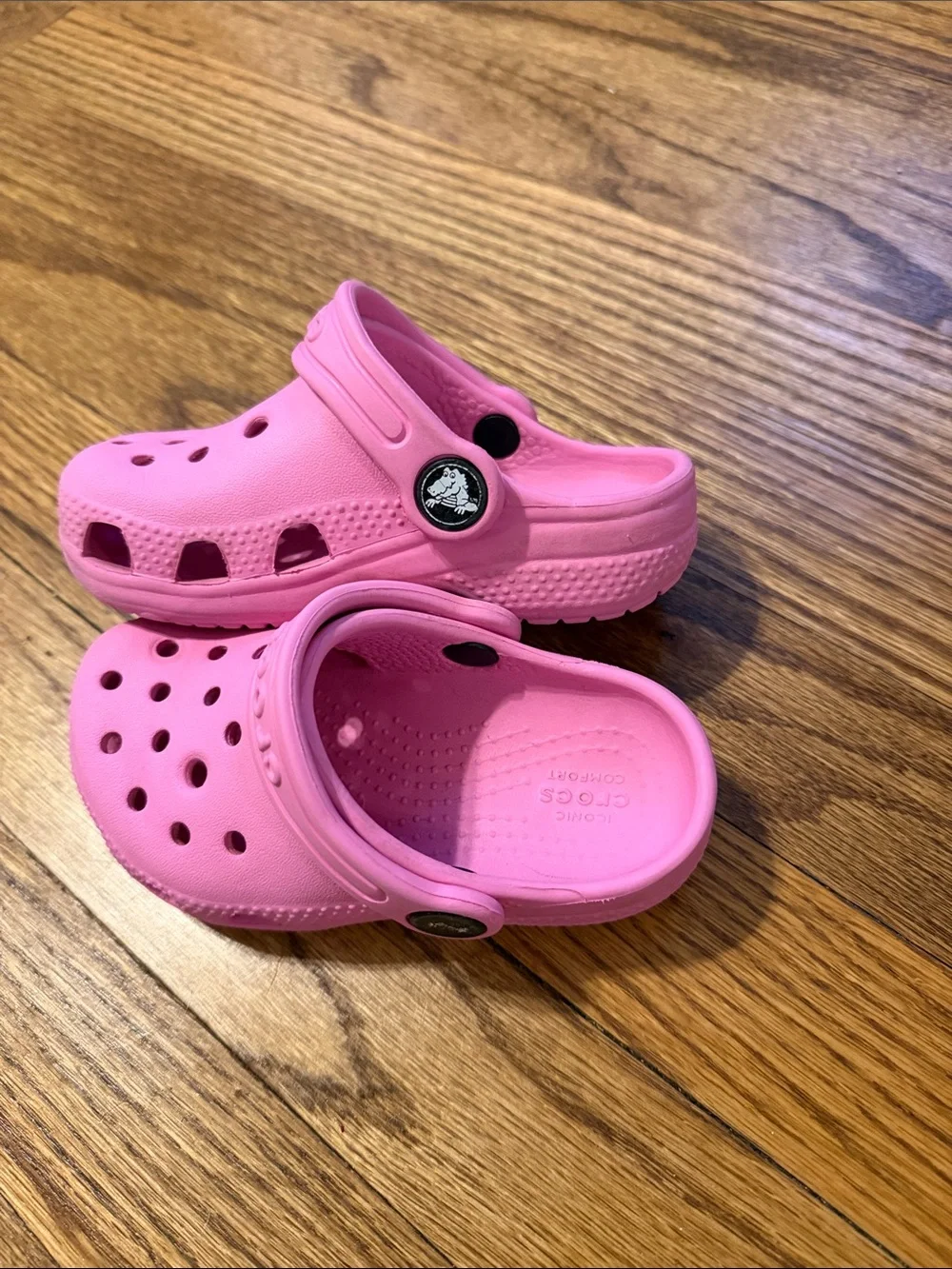 CROCS Kids Lightweight Clog in Bright Pink